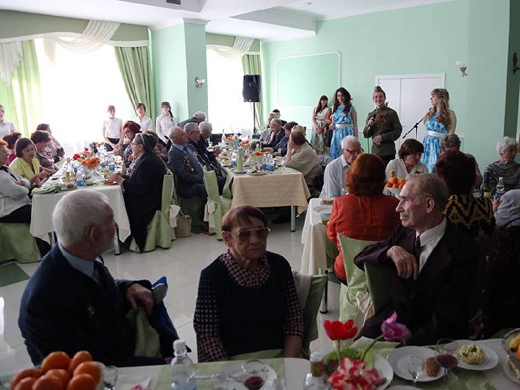 Ветеранов поздравили с праздником Победы События НИУ «БелГУ» ветеранов поздравили с праздником победы