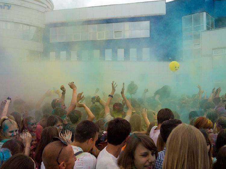 Красочный День молодежи События НИУ «БелГУ» красочный день молодежи