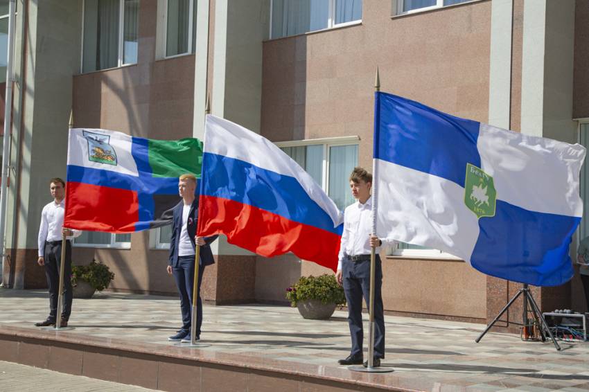 НИУ «БелГУ» присоединился к празднованию Дня флага России События НИУ «БелГУ» ниу «белгу» присоединился к празднованию дня флага россии