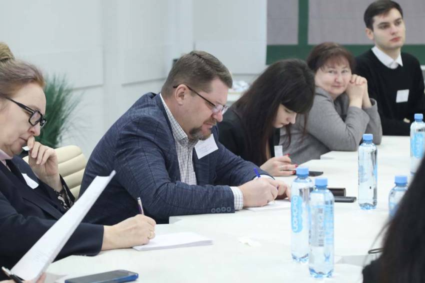 Программу развития общественно-гуманитарной профшколы НИУ «БелГУ» проработали на стратсессии  События НИУ «БелГУ» программу развития общественно-гуманитарной профшколы ниу «белгу» проработали на стратсессии