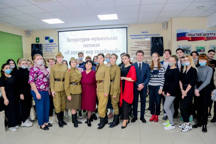 Литературная гостиная «И помнит мир спасённый» состоялась в НИУ «БелГУ» События НИУ «БелГУ» литературная гостиная «и помнит мир спасённый» состоялась в ниу «белгу»
