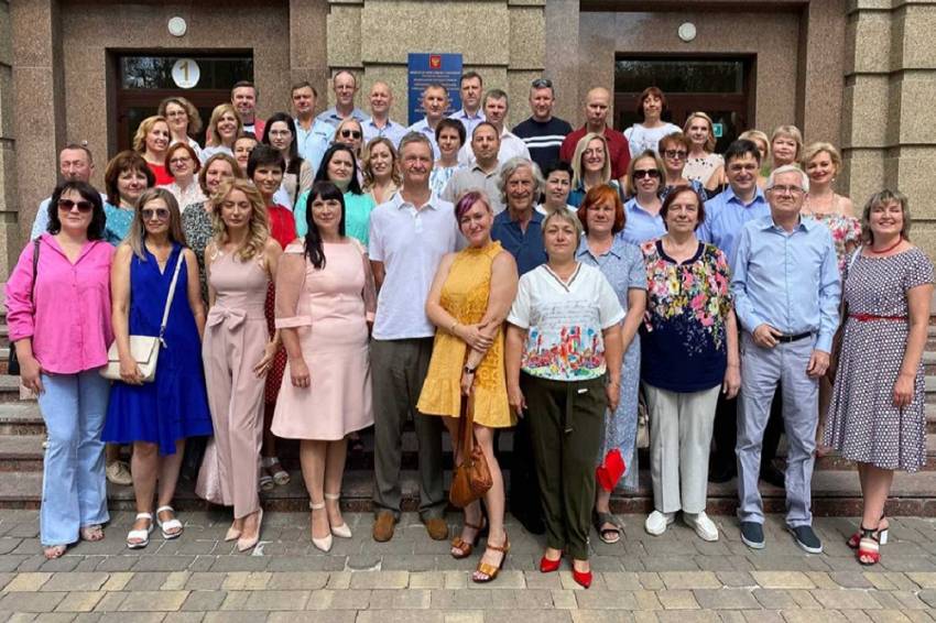 Состоялась встреча выпускников физмата, окончивших вуз 25 лет назад События НИУ «БелГУ» состоялась встреча выпускников физмата, окончивших вуз 25 лет назад