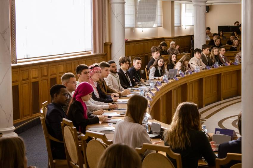 Первая белгородская модель БРИКС прошла в НИУ «БелГУ» События НИУ «БелГУ» первая белгородская модель брикс прошла в ниу «белгу»
