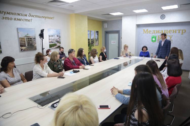 В НИУ «БелГУ» наградили победителей конкурса «Белгородская сирень»  События НИУ «БелГУ» в ниу «белгу» наградили победителей конкурса «белгородская сирень»