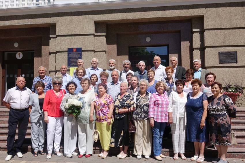 Юбилейная «золотая» встреча выпускников физико-математического факультета состоялась в НИУ «БелГУ» События НИУ «БелГУ» юбилейная «золотая» встреча выпускников физико-математического факультета состоялась в ниу «белгу»