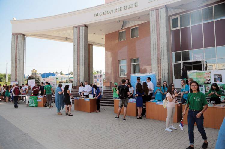 Student holiday on the university square Student holiday on the university square