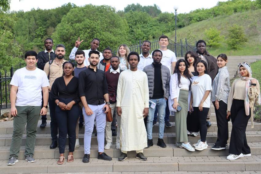 Для студентов НИУ «БелГУ» организовали просветительское мероприятие «От завалинки до «Алисы» События НИУ «БелГУ» для студентов ниу «белгу» организовали просветительское мероприятие «от завалинки до «алисы»