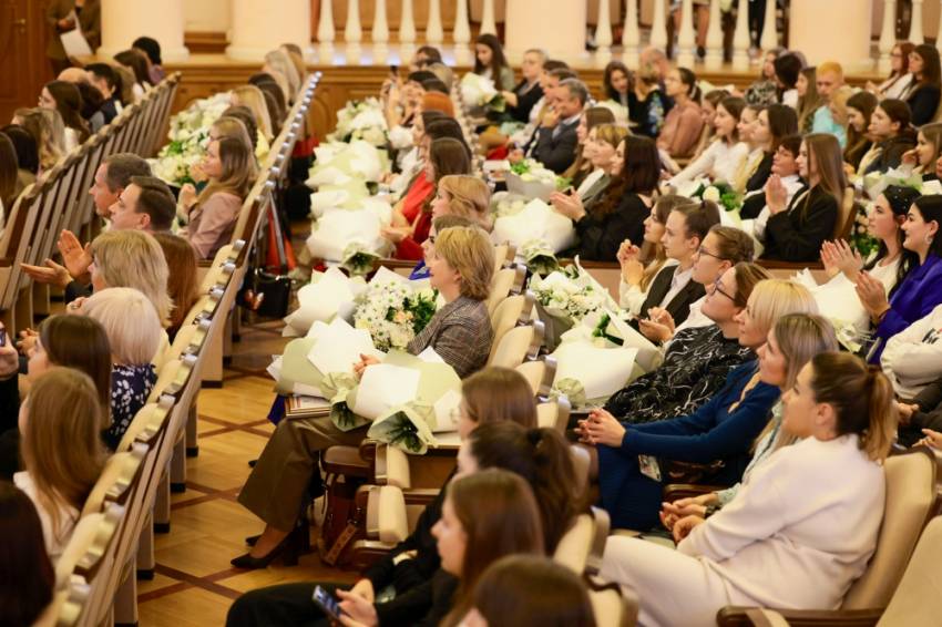 Студенты НИУ «БелГУ» получили именные стипендии Губернатора Белгородской области События НИУ «БелГУ» студенты ниу «белгу» получили именные стипендии губернатора белгородской области