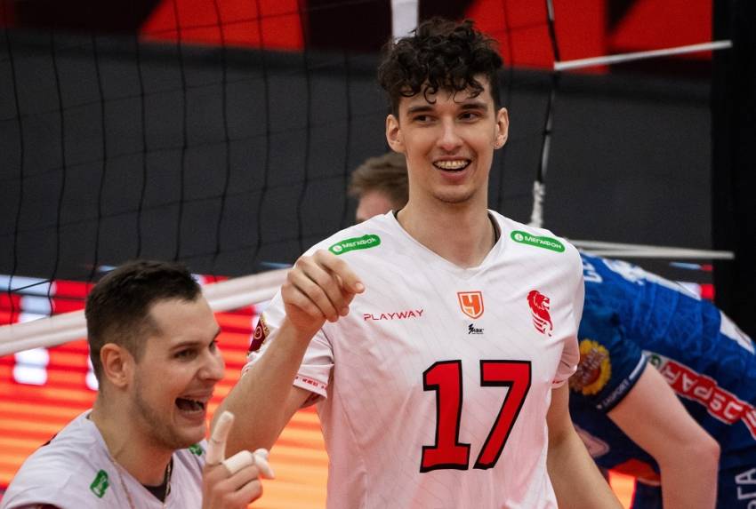 Студент Белгородского госуниверситета признан лучшим игроком матча Суперлиги по волейболу События НИУ «БелГУ» студент белгородского госуниверситета признан лучшим игроком матча суперлиги по волейболу