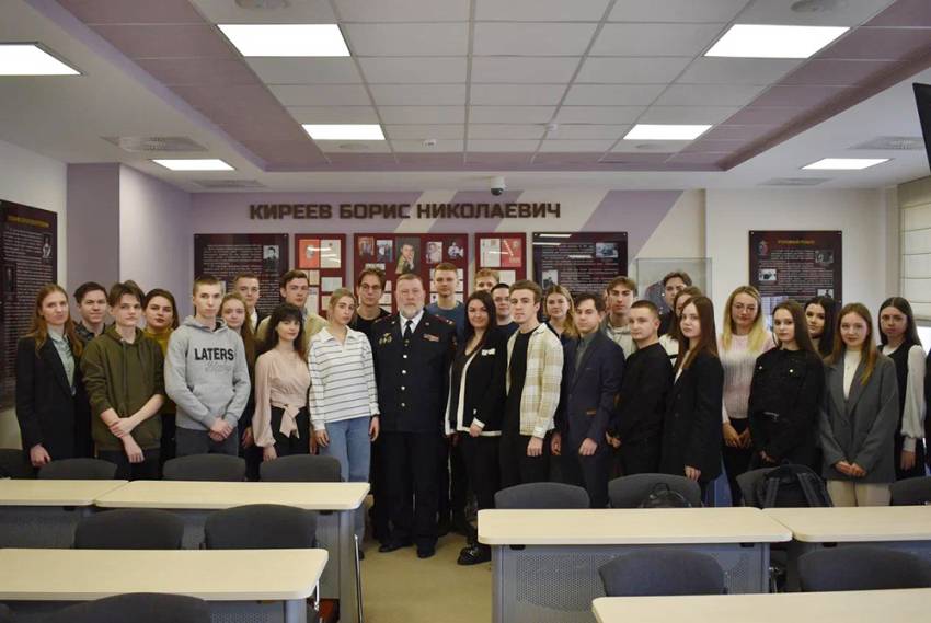 Студенты НИУ «БелГУ» встретились с родоначальником одной из юридических династий События НИУ «БелГУ» студенты ниу «белгу» встретились с родоначальником одной из юридических династий