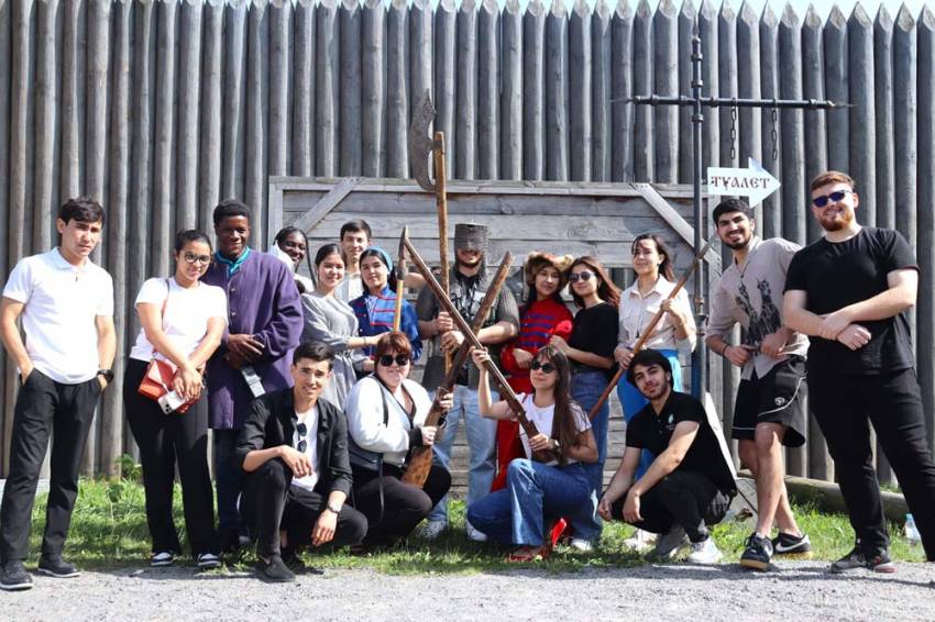 Иностранные студенты знакомятся с культурой и историей России События НИУ «БелГУ» иностранные студенты знакомятся с культурой и историей россии