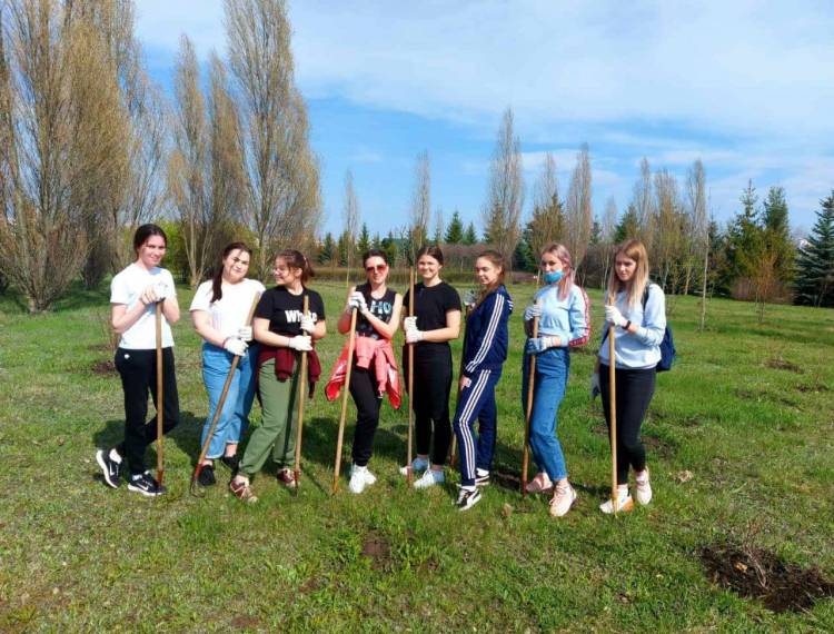 БелГУ принял участие во Всероссийском субботнике События НИУ «БелГУ» белгу принял участие во всероссийском субботнике