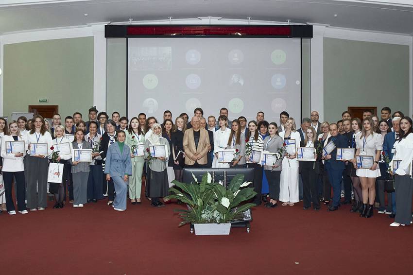 Студенты педагогического института НИУ «БелГУ» стали стипендиатами Совета финансового рынка События НИУ «БелГУ» студенты педагогического института ниу «белгу» стали стипендиатами совета финансового рынка