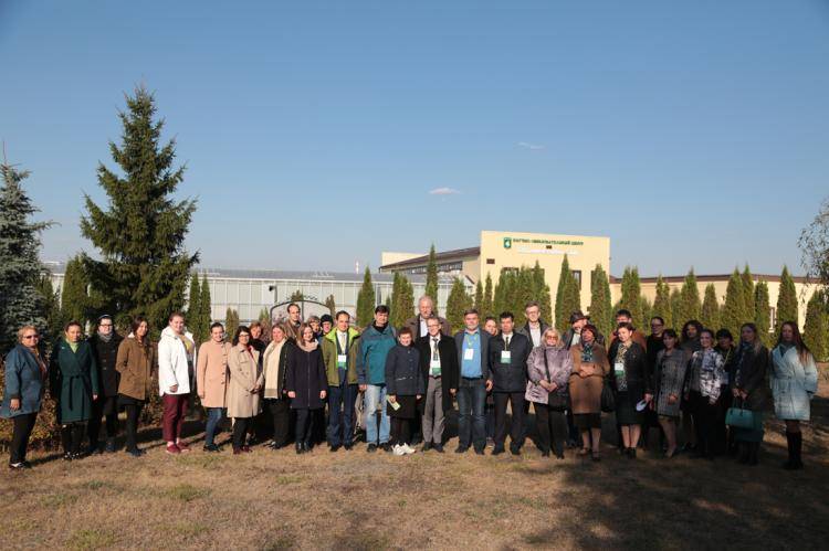 В Ботаническом саду появилась новая аллея сирени  События НИУ «БелГУ» в ботаническом саду появилась новая аллея сирени