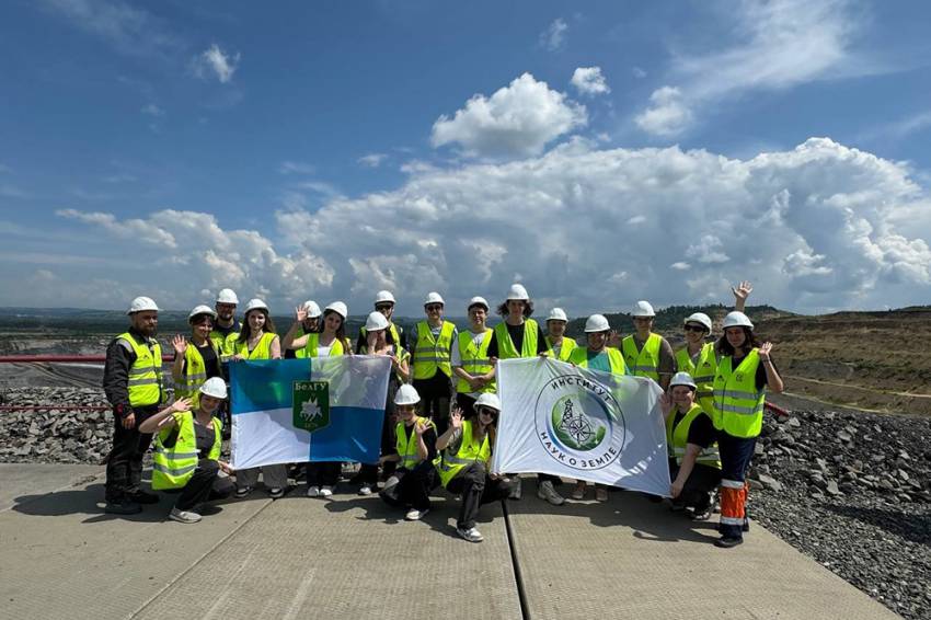 Будущие экологи и географы прошли выездную практику на территории Западной Сибири События НИУ «БелГУ» будущие экологи и географы прошли выездную практику на территории западной сибири