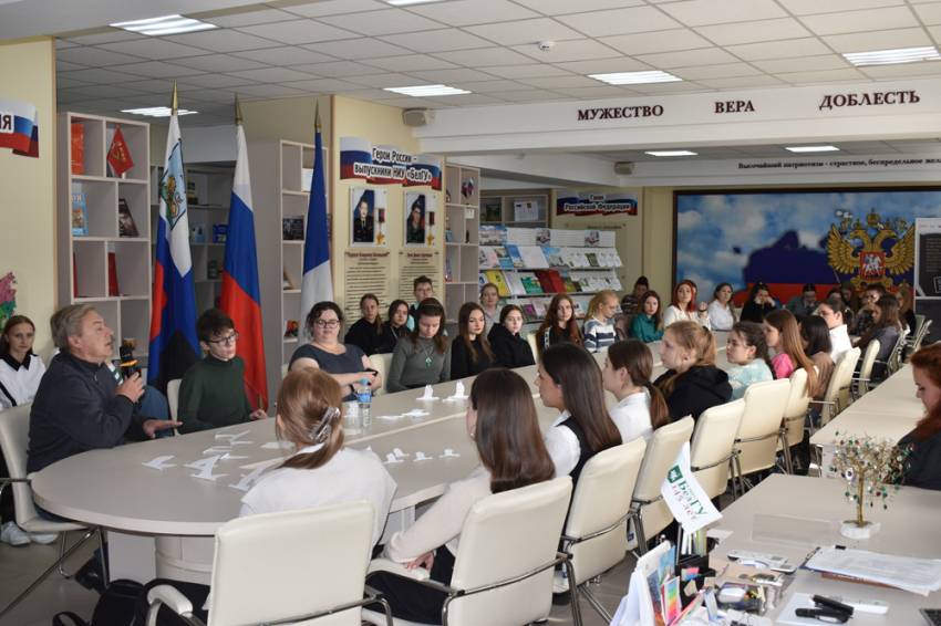 «Журавли нашей победы»: в Белгородском госуниверситете почтили память погибших во всех войнах События НИУ «БелГУ» «журавли нашей победы»: в белгородском госуниверситете почтили память погибших во всех войнах